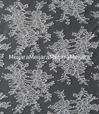China diseño floral blanco de la tela de nylon del cordón de la anchura del 150cm para el vestido proveedor