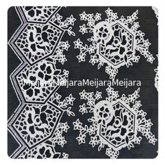 China Tela floral negra hermosa del cordón del algodón del poliéster, tela suiza del cordón de la moda proveedor