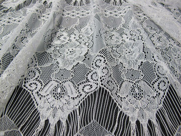 Ajuste de nylon floral blanco del cordón de la pestaña de la tela del cordón para señora Dress proveedor