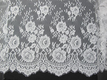 Ajuste de nylon cuadrado del cordón de la pestaña/cordón exquisito del vestido para la decoración el 150cm el x 150cm proveedor