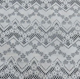 La línea floral agujerea la tela de nylon del cordón del algodón para las señoras que visten la anchura del 150CM proveedor