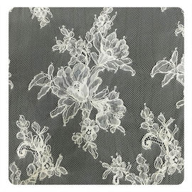Ajuste de marfil del cordón de Chantilly de la pestaña, tela poner crema nupcial del cordón del cordón proveedor