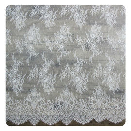 Los pantalones cortos de nylon bordados del ajuste del cordón de la pestaña/bordaron la tela del cordón proveedor
